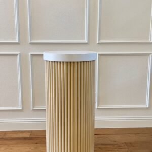 Wood pedestal (Nude)